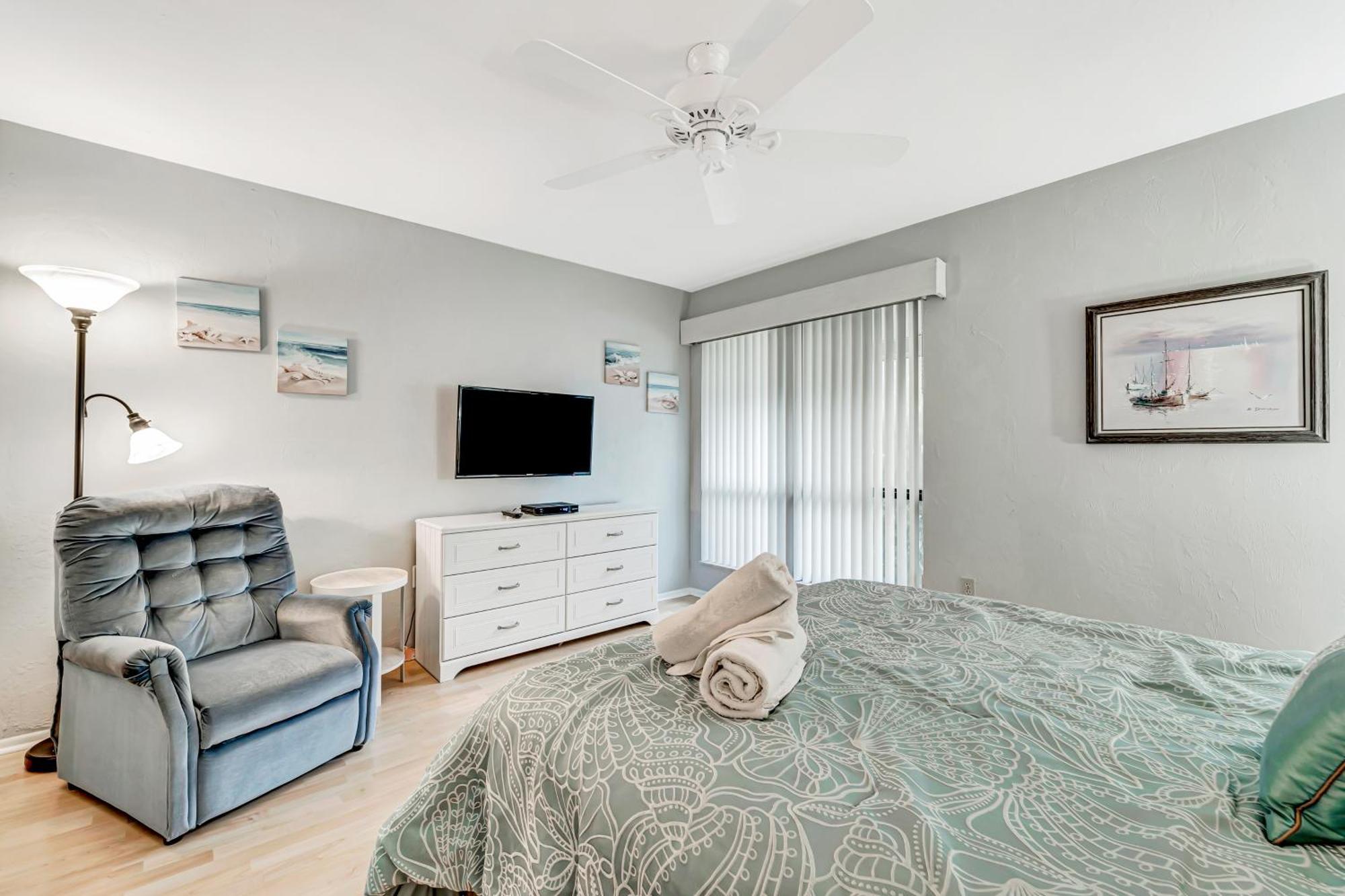 Runaway Bay Condos เบรเดนทันบีช ห้อง รูปภาพ