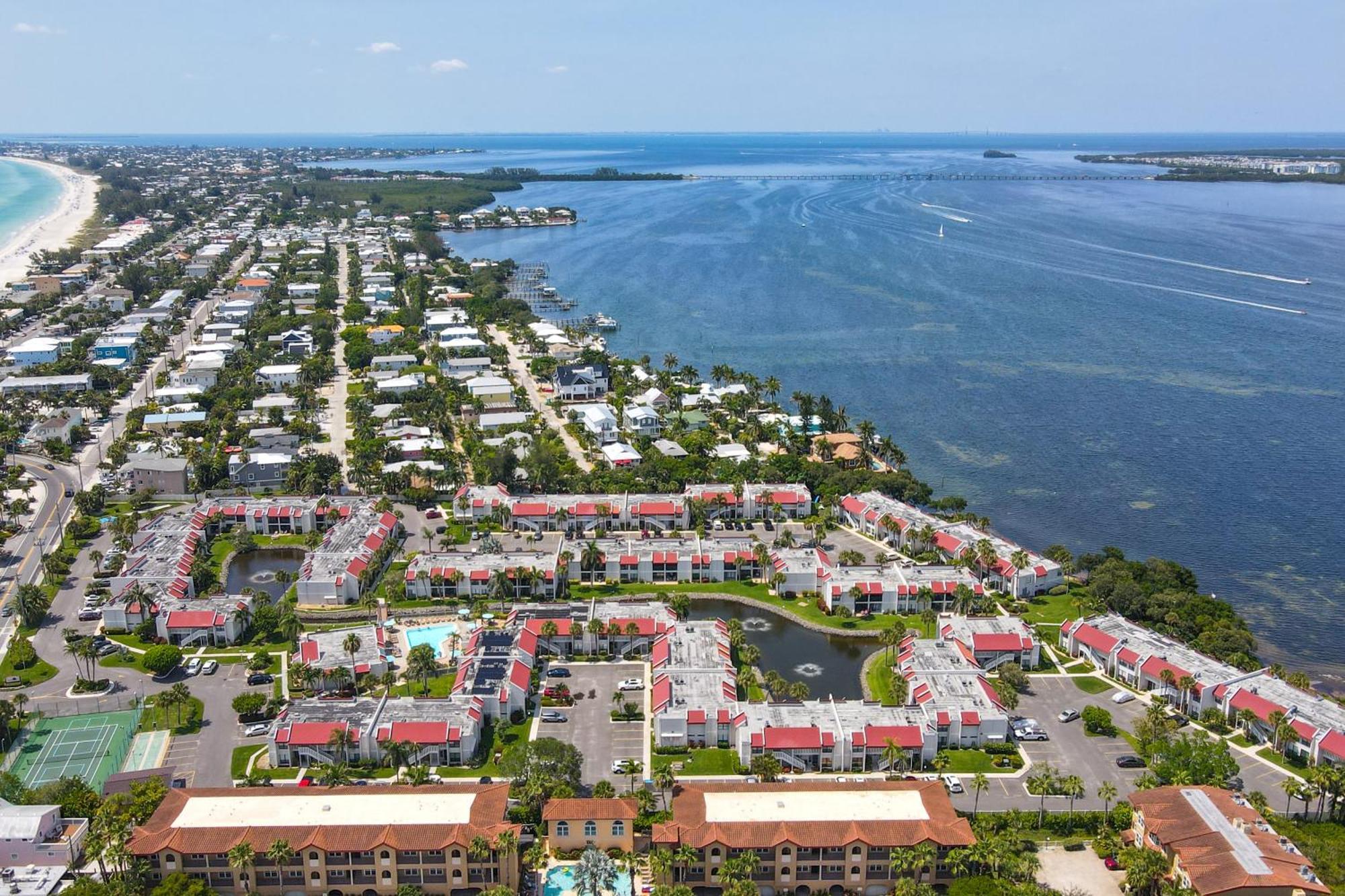 Runaway Bay Condos เบรเดนทันบีช ห้อง รูปภาพ