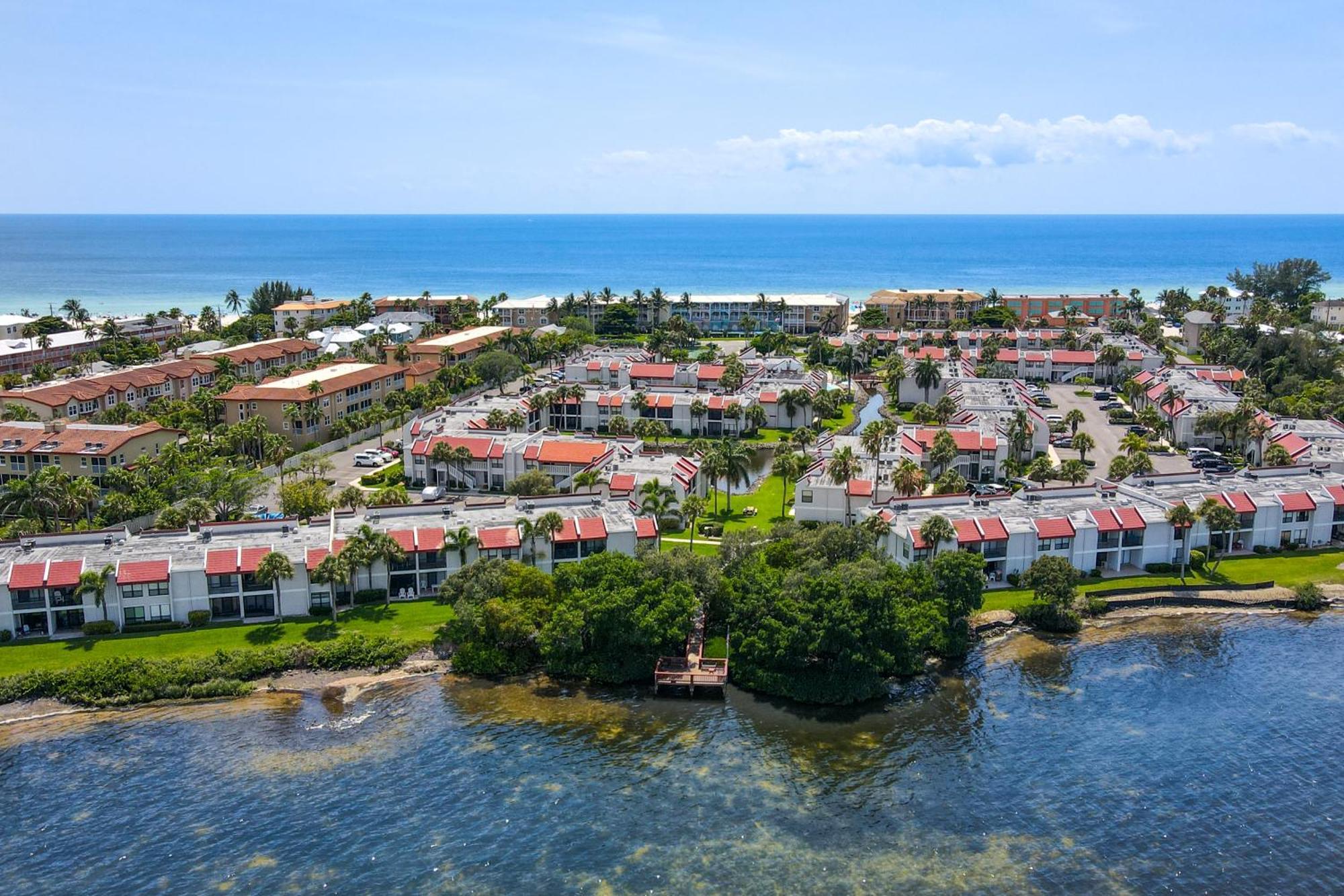 Runaway Bay Condos เบรเดนทันบีช ห้อง รูปภาพ