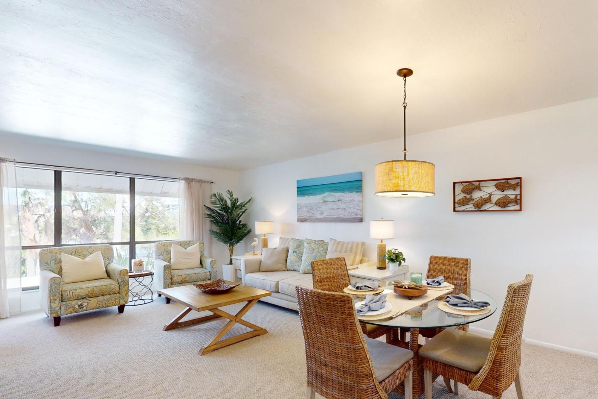 Runaway Bay Condos เบรเดนทันบีช ภายนอก รูปภาพ